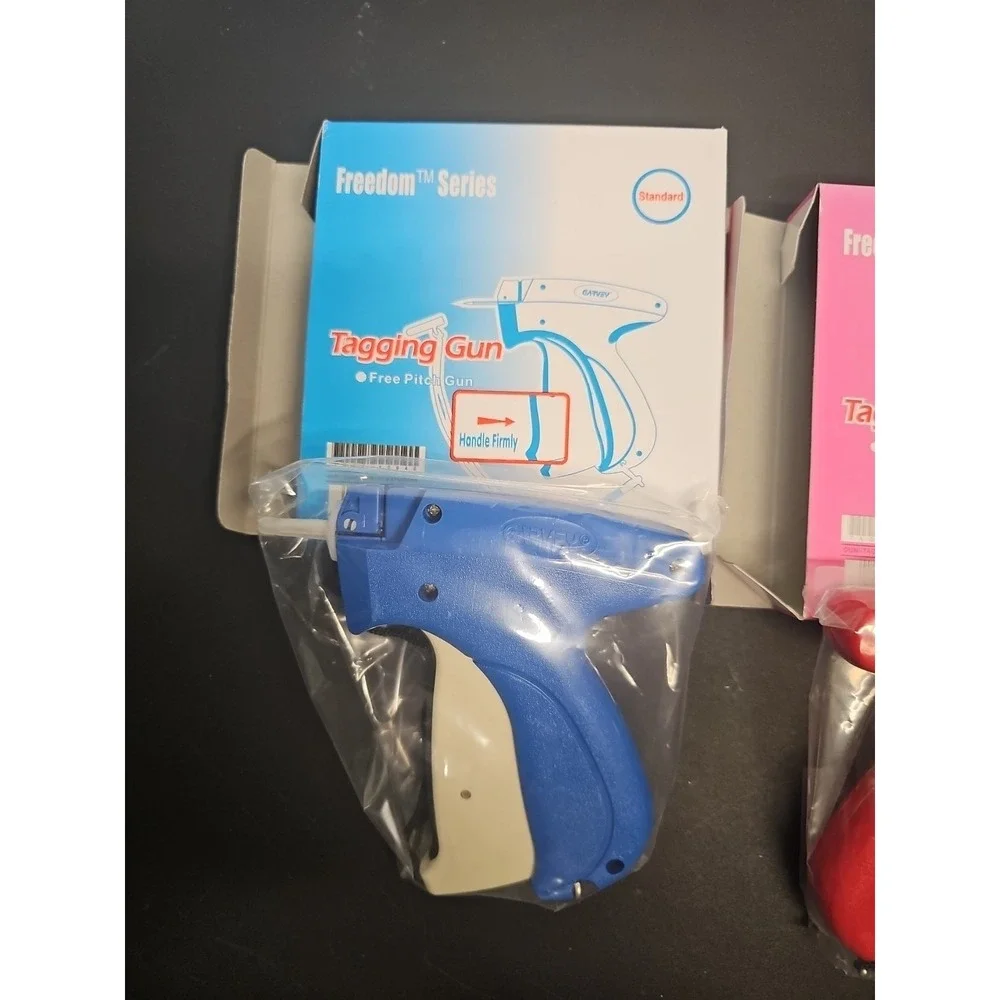 Garvey® Freedom™ Set Of 2 Tagging Guns, Standard and Fine New in Box
